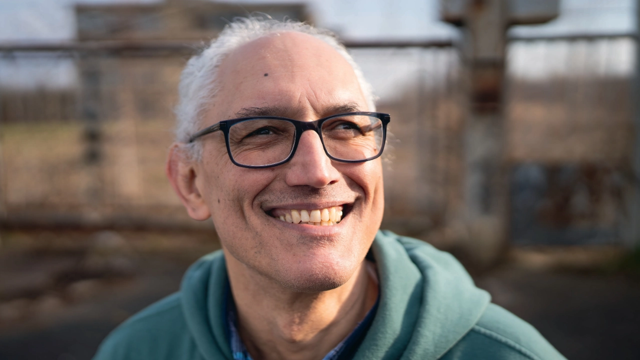 »Die ganzen Kämpfe und Demonstrationen, die wir gemacht haben, waren nicht umsonst. Deshalb sind wir heute noch da. Und wir werden bleiben.«<br/><br/>– Carlos Diéguez, Geb. 1967, Palma Soriano, Provinz Santiago de Cuba, Kuba