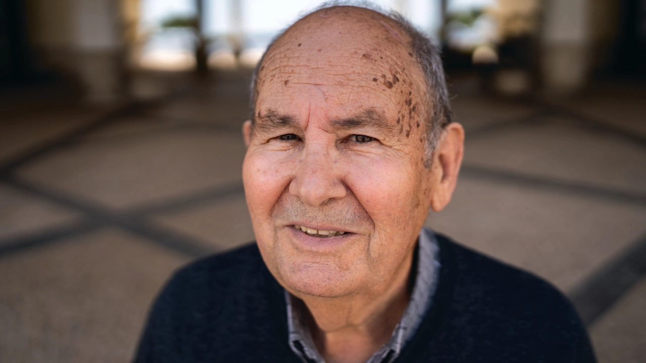 »Ich sehe immer zuerst den Menschen und nicht die Nationalität.«<br/><br/>– Manuel Ribeiro Francisco, Geb. 1947, Lousã, Portugal