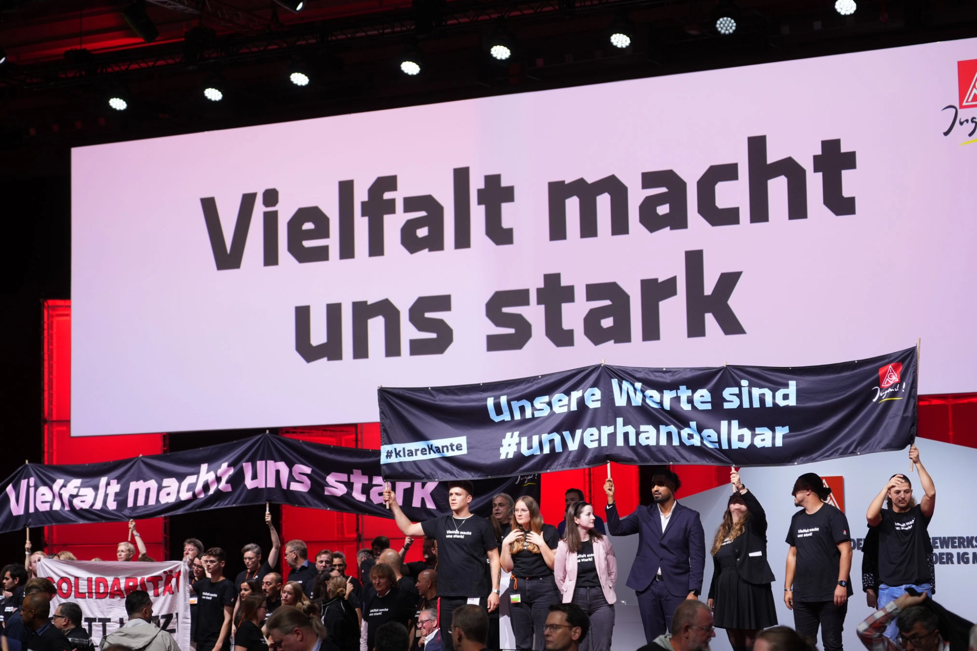 Aktion gegen Rechts der IG Metall Jugend beim Gewerkschaftstag in Frankfurt