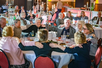 Seniorinnen und Senioren