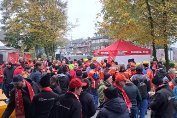 Solidarität in Dinslaken: Warnstreik vereint lokale Industrie