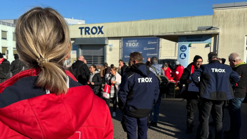 2024_11_04 Warnstreik Teilnehmer der IG Metall