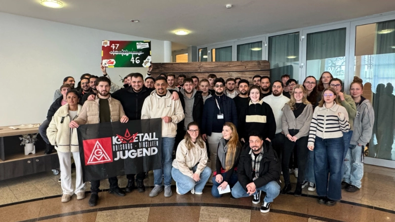 Gruppenbild der Teilnehmenden der GS Duisburg Dinslaken auf er JAV BR Tagung 2025